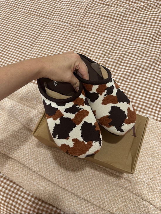 Vivaia Shoes - Cozy Slip-On Clogs in Brown & Cream Pattern